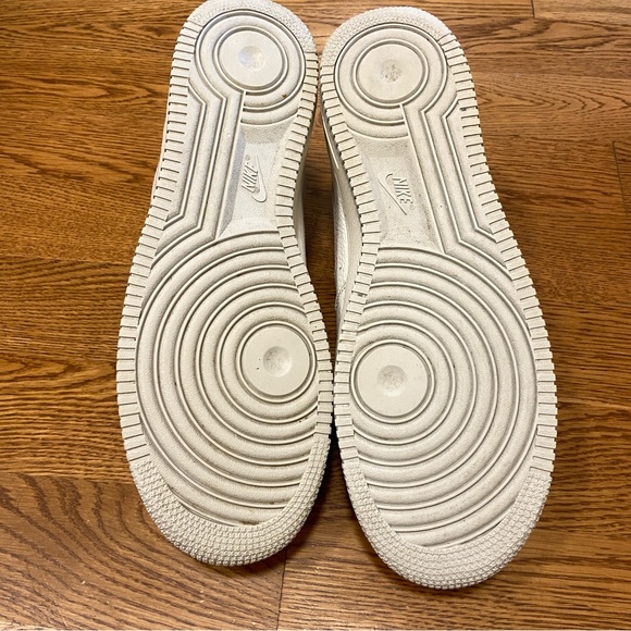 Nike Air Force 1 - Picture 4 of 6